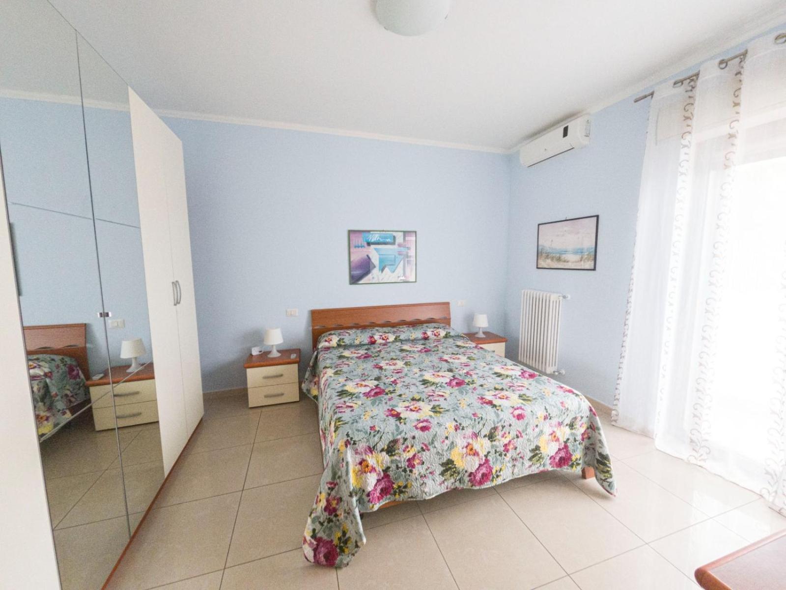 Residence Calle Del Porto Манфредония Екстериор снимка
